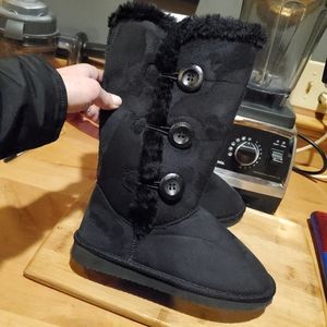 BOOTS... WINTER..β.BRAND NEW